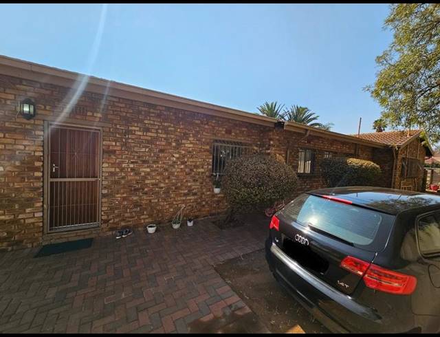 4 BEDROOM HOUSE FOR SALE IN GLEN MARAIS